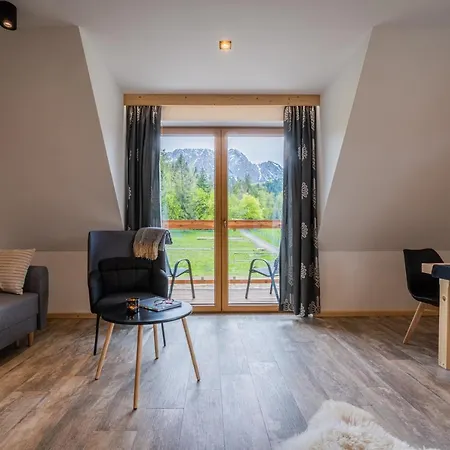 Bialy Mis Art & Design Apartment *