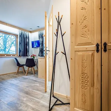 Bialy Mis Art & Design דירה זקופאנה