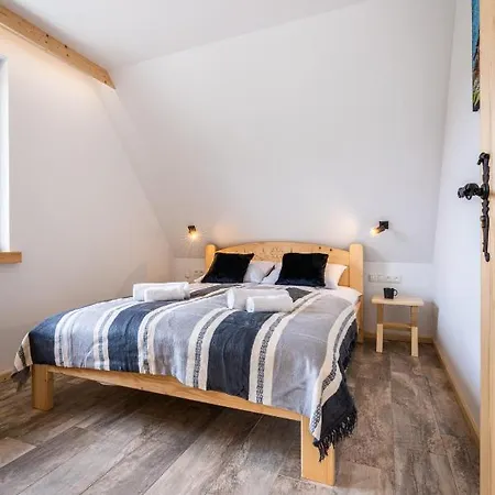 Bialy Mis Art & Design Apartment