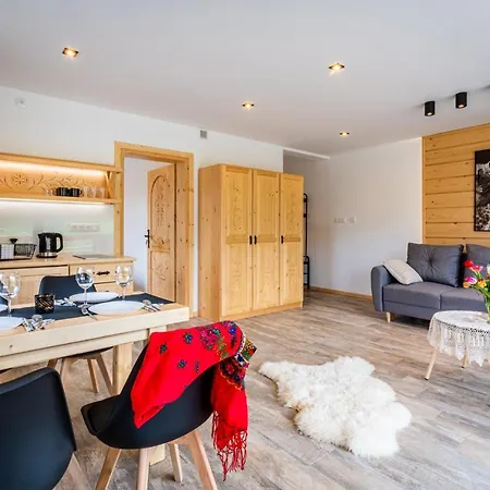 Bialy Mis Art & Design Apartment