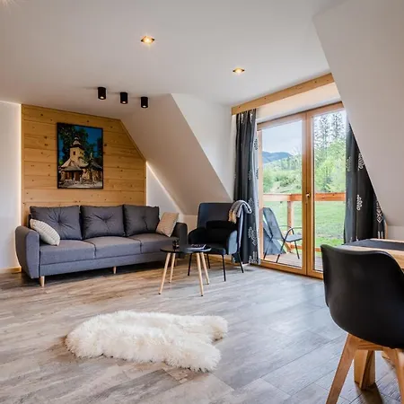 Bialy Mis Art & Design דירה זקופאנה