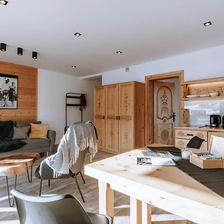 Bialy Mis Art & Design