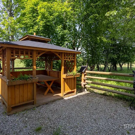 Bialy Mis Art & Design דירה זקופאנה