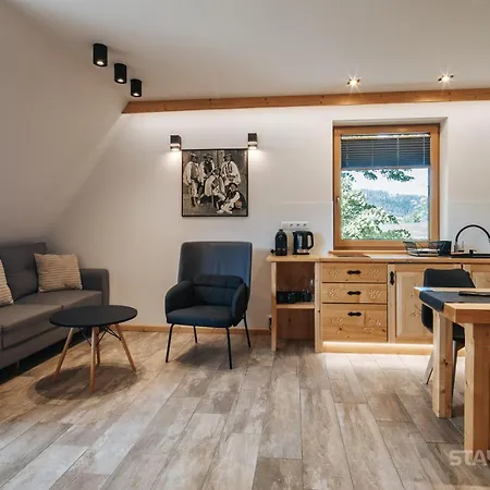 Bialy Mis Art & Design Apartment *
