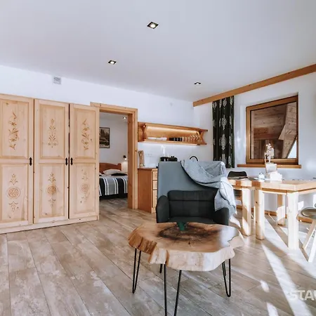 Bialy Mis Art & Design דירה זקופאנה