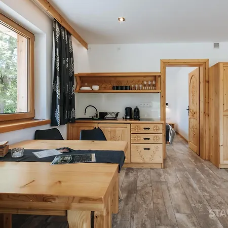 Bialy Mis Art & Design דירה זקופאנה